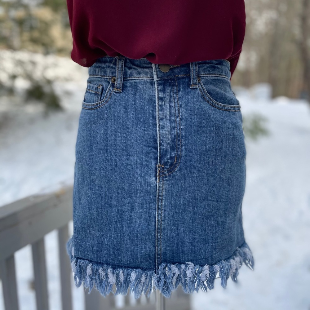 FOREVER 21 Frayed Denim Mini Skirt